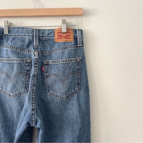 Levi’s High Waisted Mom Jean Size 26 - Picture 2 of 7